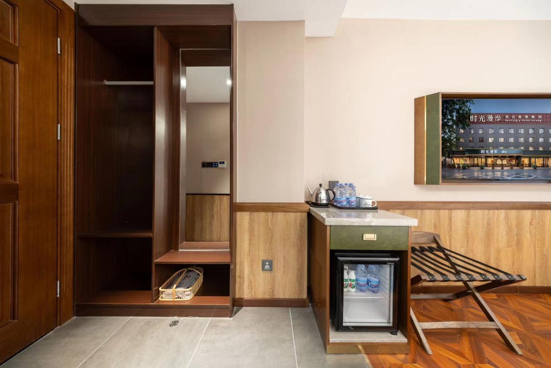 Nost Algia Hotel Near Beijing Panjiayuan Antique Market- Beijing Happy Valley, Cbd, China Zun And Sanlitun, Tian'Anmen Square, Free Ice Cream, Mineral Water, Coffee, Snacks And Laundry Service, Free Gymnastic, English Communication Well Kültér fotó