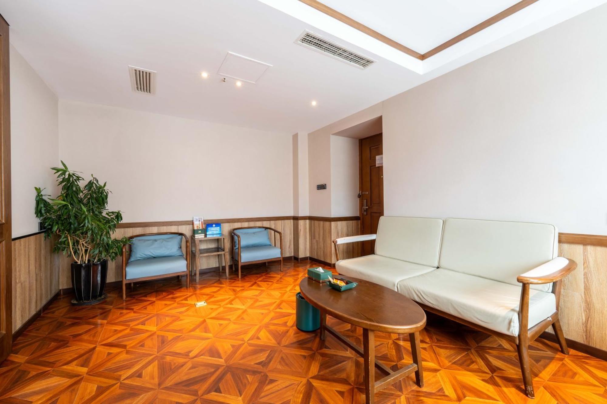 Nost Algia Hotel Near Beijing Panjiayuan Antique Market- Beijing Happy Valley, Cbd, China Zun And Sanlitun, Tian'Anmen Square, Free Ice Cream, Mineral Water, Coffee, Snacks And Laundry Service, Free Gymnastic, English Communication Well Kültér fotó