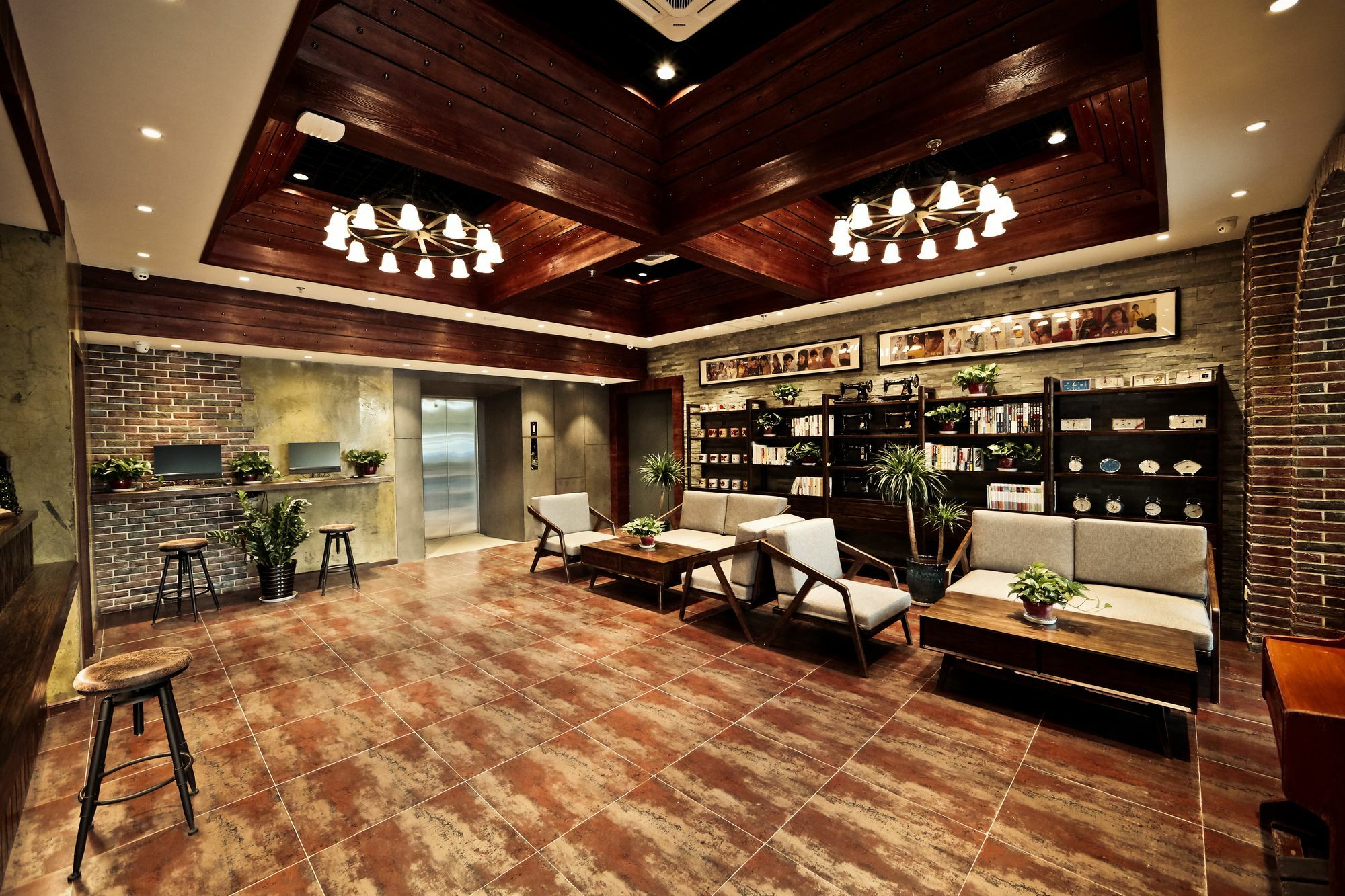 Nost Algia Hotel Near Beijing Panjiayuan Antique Market- Beijing Happy Valley, Cbd, China Zun And Sanlitun, Tian'Anmen Square, Free Ice Cream, Mineral Water, Coffee, Snacks And Laundry Service, Free Gymnastic, English Communication Well Kültér fotó