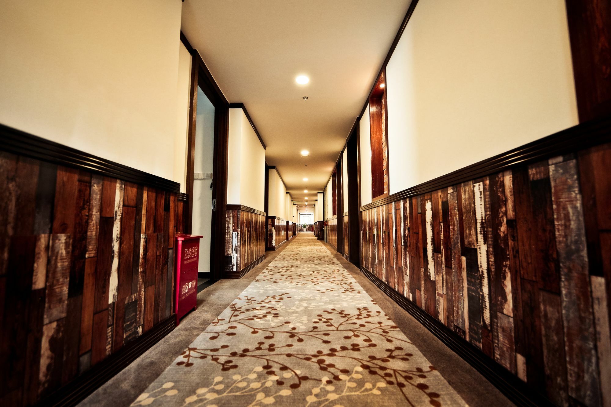 Nost Algia Hotel Near Beijing Panjiayuan Antique Market- Beijing Happy Valley, Cbd, China Zun And Sanlitun, Tian'Anmen Square, Free Ice Cream, Mineral Water, Coffee, Snacks And Laundry Service, Free Gymnastic, English Communication Well Kültér fotó
